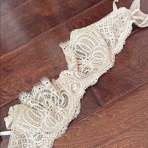 Victoria's Secret Lace Underwire Balconette Bra in Ivory